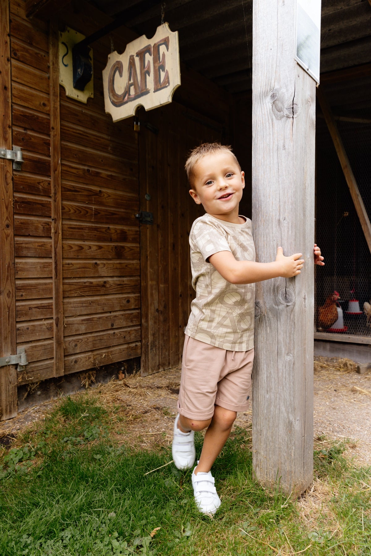 SHORTSLEEV | AOP Sand Animal