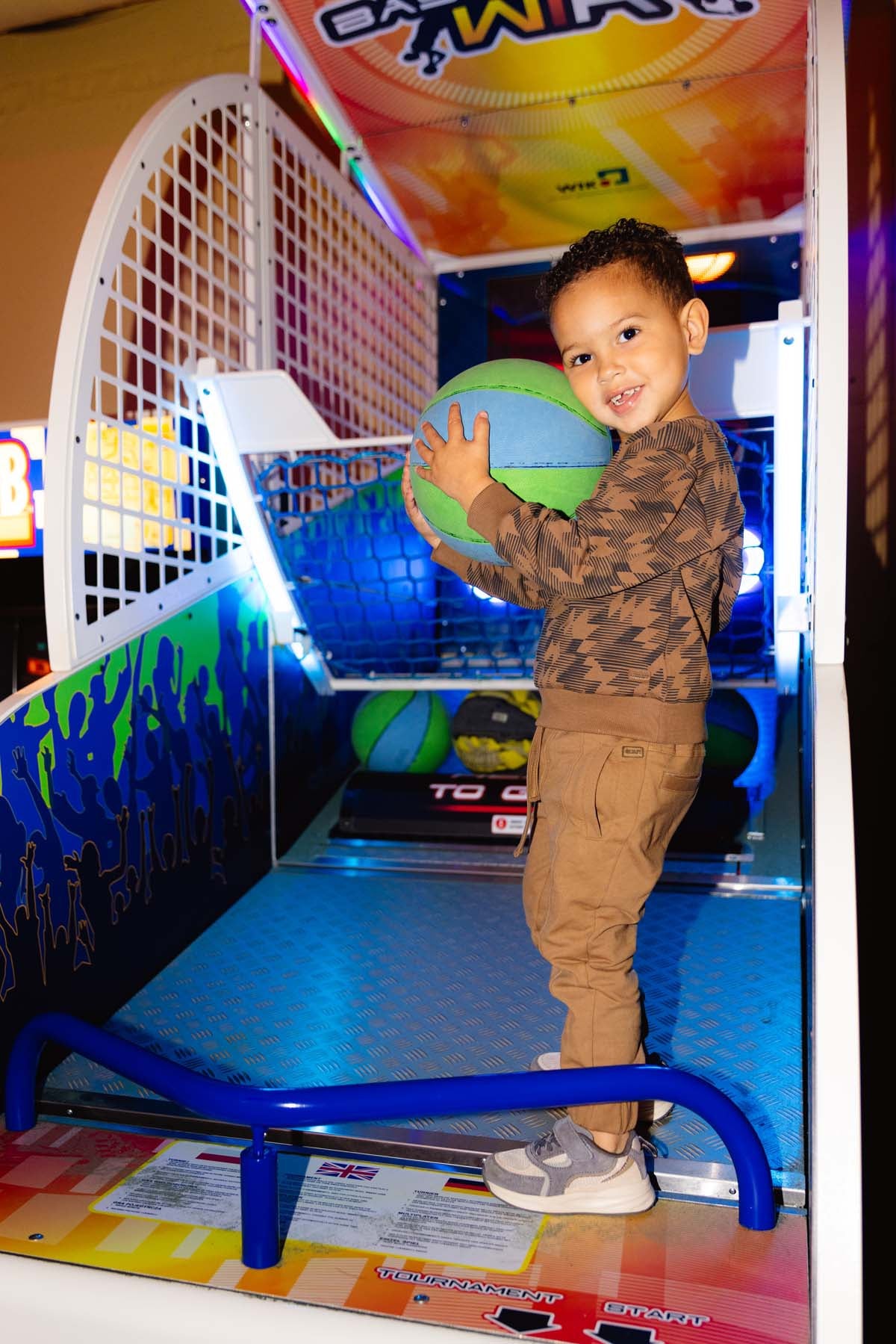 PULLOVER | AOP Brown Graphic