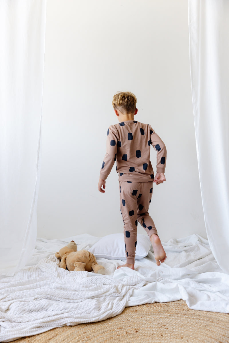 PYJAMA | AOP Sand Dot