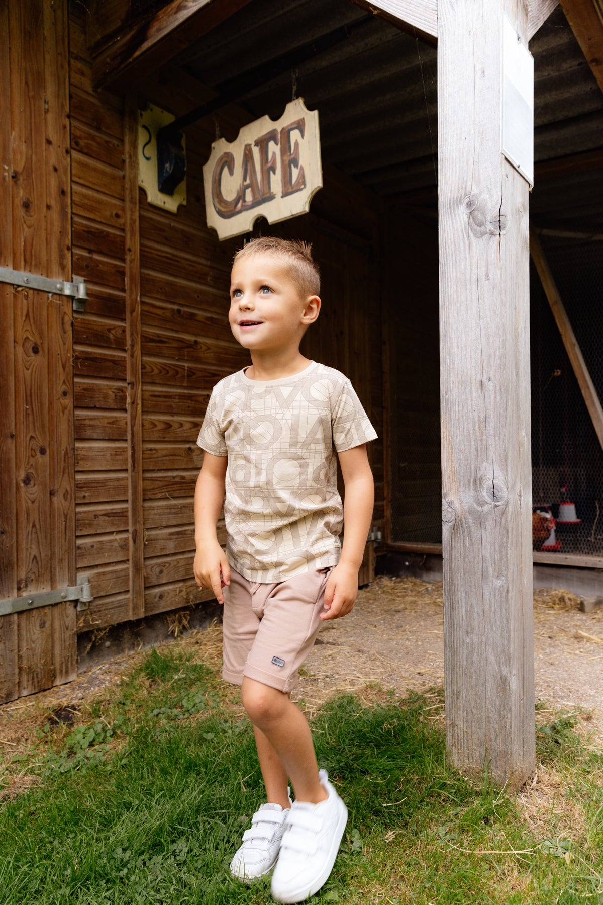 SHORTSLEEV | AOP Sand Animal